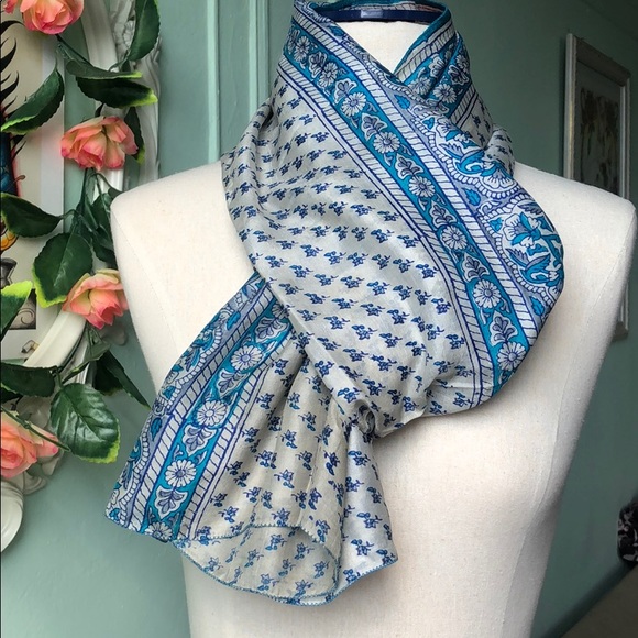 Blue&Cream vintage pure silk scarf - Picture 6 of 8